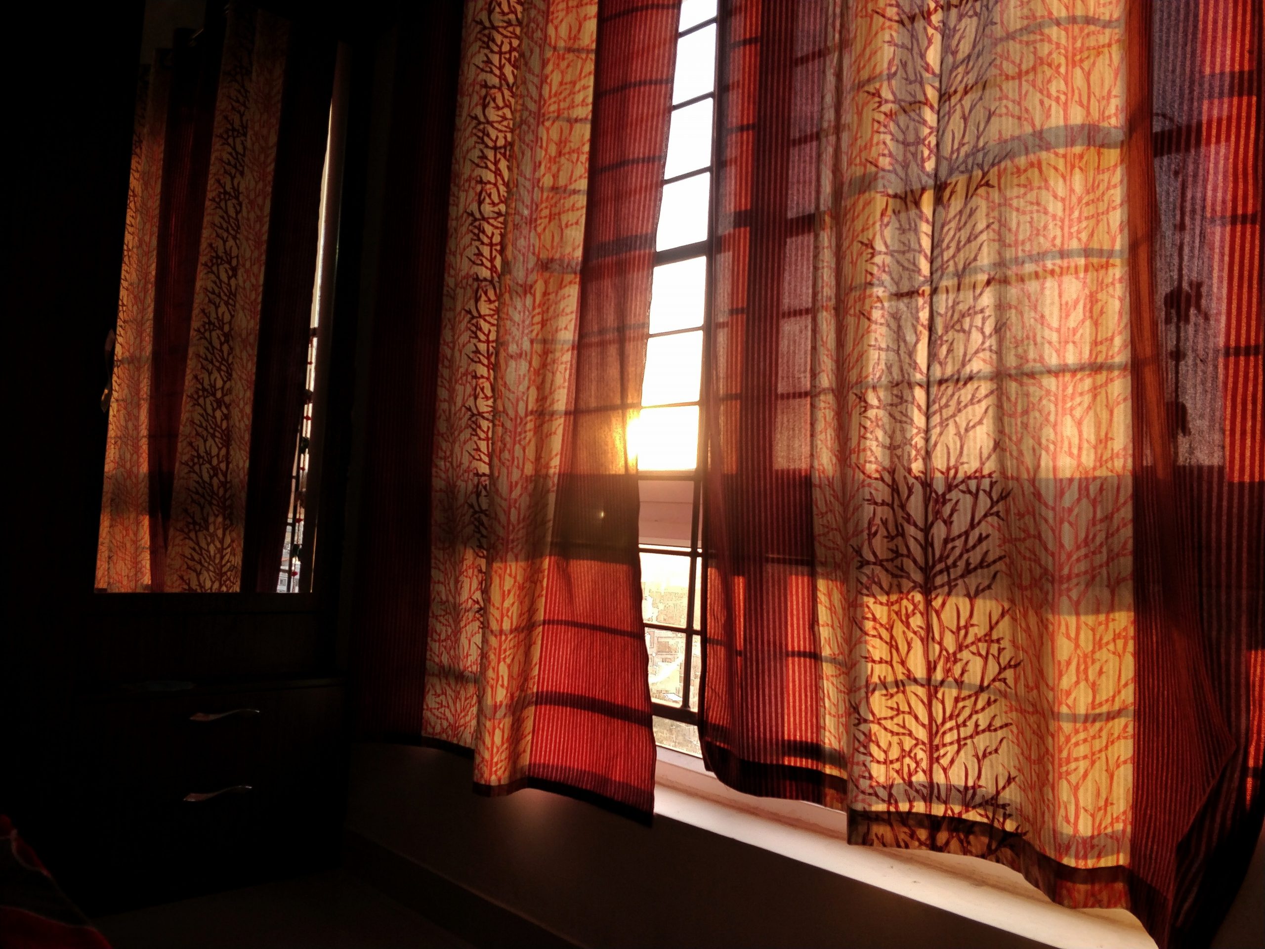 3 bonnes astuces pour arranger des rideaux trop courts